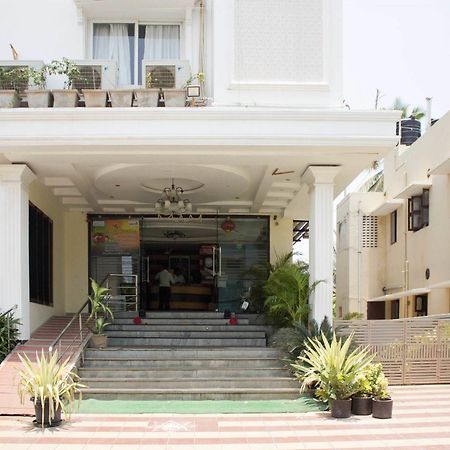 Oyo 4895 Abi Krishna Pondicherry Exterior foto